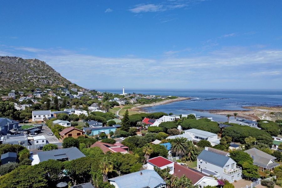 To Let 5 Bedroom Property for Rent in Kommetjie Western Cape